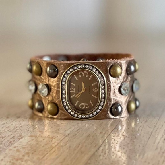 Geneva Platinum Brown Faux Leather Rhinestone Studded Cuff Bracelet Watch Women - Picture 1 of 5